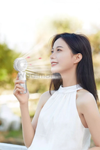 Wodimark Handheld Water Mist Fan Rechargeable Fan Mini Desktop Hand Fan Portable